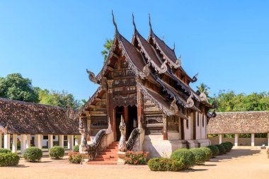 Wat Intharawat veya Ton Kwen Tapınağı Chiang Mai, Tayland kuzeyinde