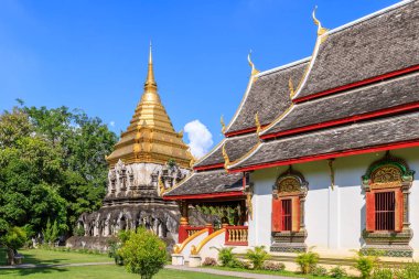 Chapel ve golden pagoda adlı Wat Chiang adam Chiang Mai, Tayland kuzeyinde