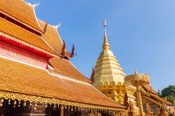 Wat Phra That Doi Suthep is famous temple in Chiang Mai, north o — Stock Photo, Image