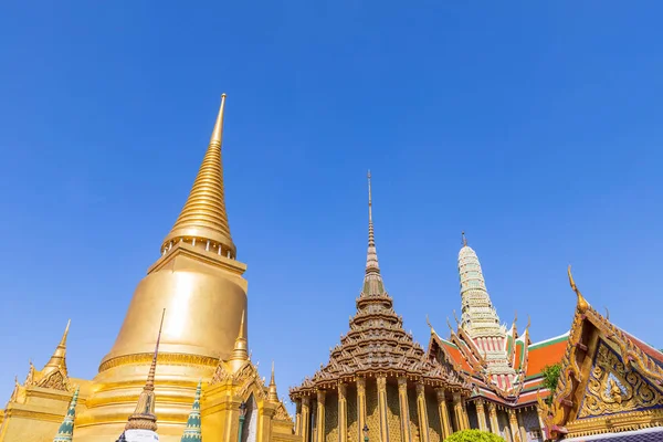 Wat Phra Kaew o el Templo del Buda Esmeralda en Grand Palac — Foto de Stock