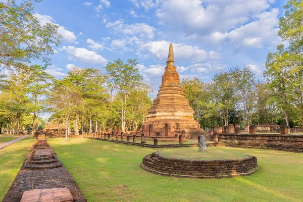 Wat Phra Aquele templo em Kamphaeng Phet Parque Histórico, UNESCO W — Fotografia de Stock