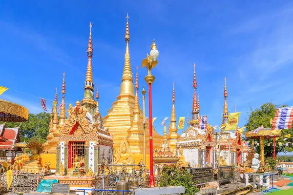 Tak, Thailand - December 24, 2018: Wat Phra Borommathat Temple a — 스톡 사진