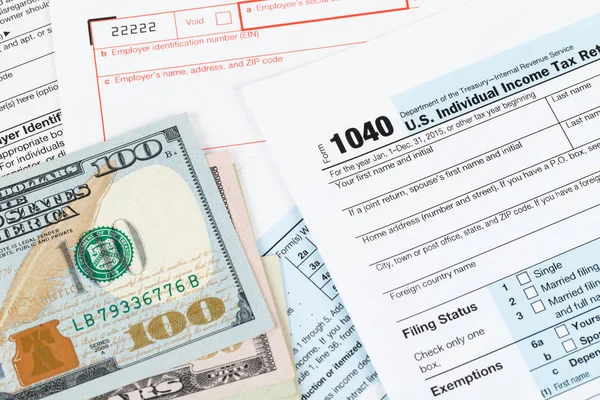 Modulo di dichiarazione dei redditi individuale per IRS, concetto di tassazione — Foto Stock