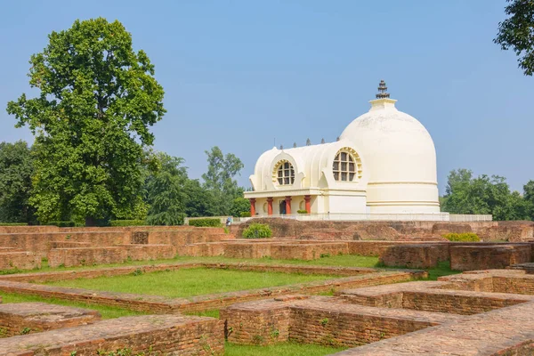 Stupa w parinirwanę i świątyni, Kushinagar, Indie — Zdjęcie stockowe