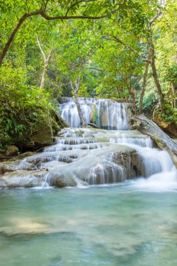 Erawan Şelalesi Kademe 2, Tayland, Kanchanaburi 'deki Ulusal Park' ta