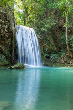 Erawan Şelalesi Kademe 3, Tayland, Kanchanaburi 'deki Ulusal Park' ta