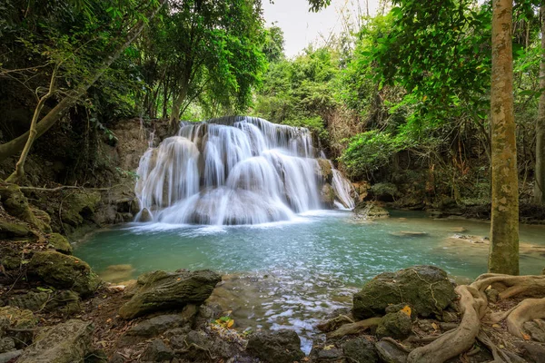 Huai Mae Khamin Waterfall tier 3, Khuean Srinagarindra National — ストック写真