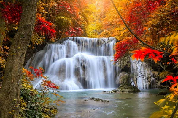 Huai Mae Khamin Cascada de nivel 3, Khuean Srinagarindra Nacional — Foto de Stock