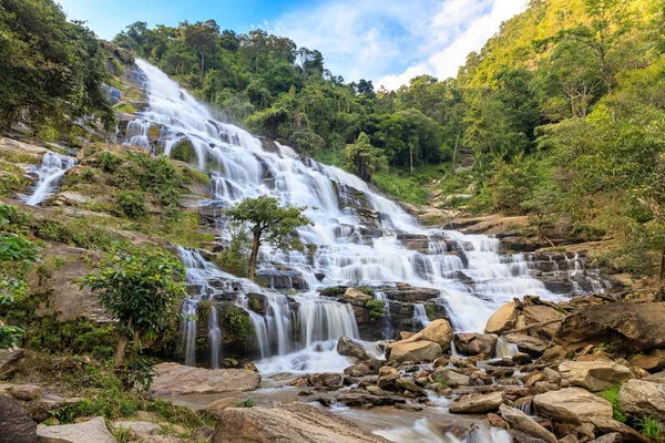 Mae Ya Waterfall, Doi Inthanon National Park, Chiang Mai, Thaila — Stock Photo, Image