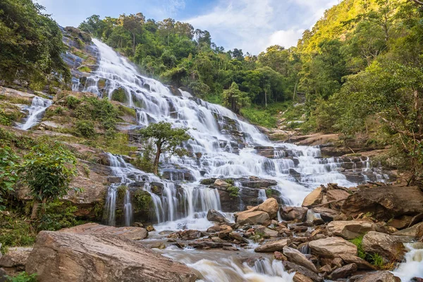 Mae Ya Waterfall, Doi Inthanon National Park, Chiang Mai, Thaila — Stock Photo, Image