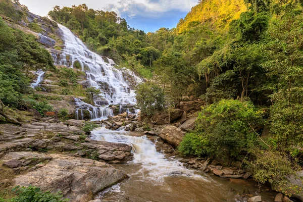 Mae Ya Waterfall, Doi Inthanon National Park, Chiang Mai, Thaila — Stock Photo, Image