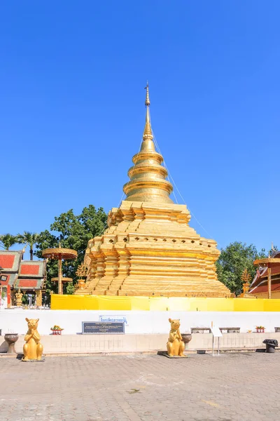 Chiang Mai, Thaiföld - november 16, 2018: Arany buddha relikvia pa — Stock Fotó