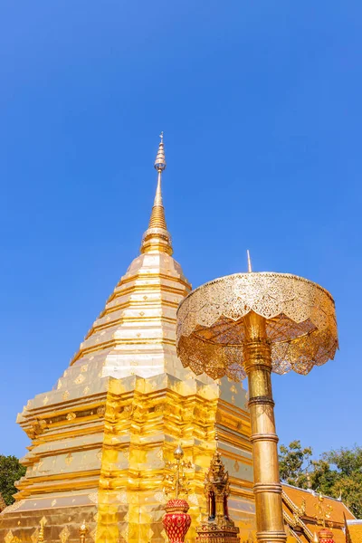 DOI suthep 이 북쪽의 치앙마이에 있는 유명 한 사원이라고 하는와 트 브라 — 스톡 사진