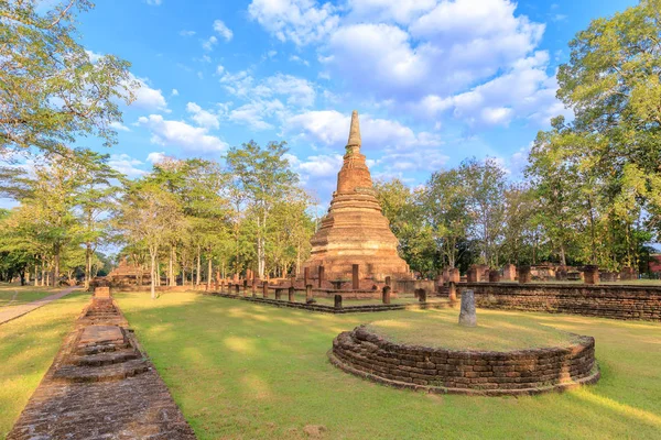 Wat Phra Ce temple dans le parc historique Kamphaeng Phet, UNESCO W — Photo