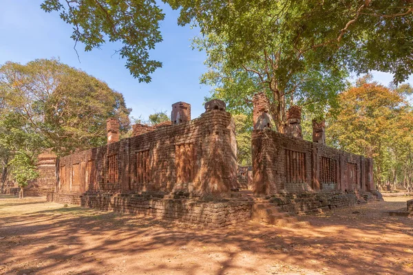 Wat Phra Non (Reclining Buddha) temple in Kamphaeng Phet Histori — ストック写真