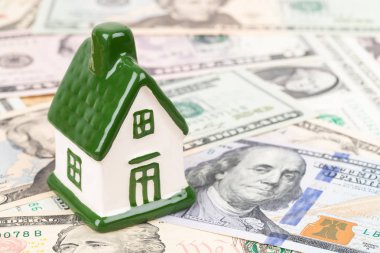 Dolar üzerinden Mini model ev ipotek için banknot konsepti, 