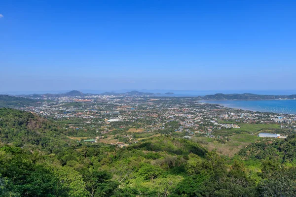Phuket aerea vista panoramica cielo blu giornata di sole — Foto Stock