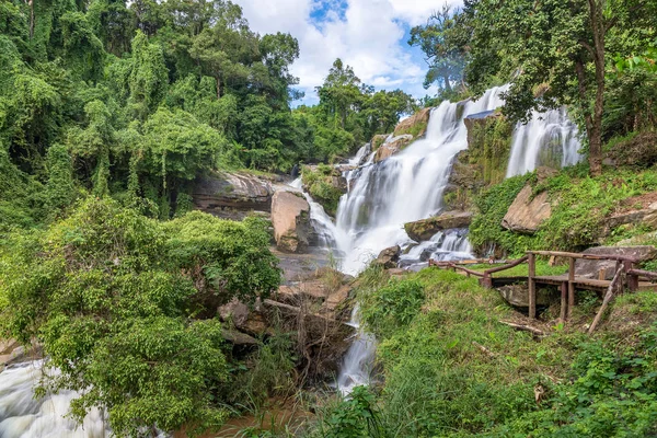 Cascada de Mae Klang, Parque Nacional Doi Inthanon, Chiang Mai, Tha —  Fotos de Stock