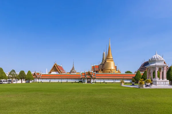 Wat Phra Kaew ou le Temple du Bouddha Émeraude à Grand Palac — Photo