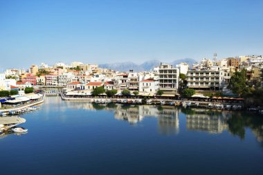 Şehir su yaz aylarında deniz manzaralı
