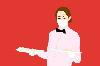 Garson maske ve eldiven takıp restoran misafirlerine servis yapıyor. Güvenlik önlemleri uygulanıyor (Covid-19 veya coronavirus).
