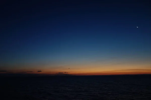 Восход Солнца Над Эгейским Морем Рождение Нового Дня Молодая Луна — стоковое фото