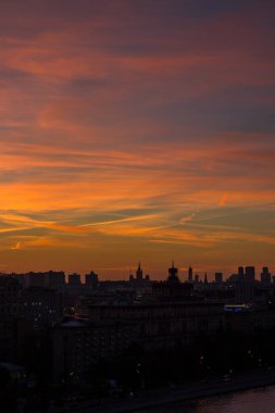 Yangın günbatımı Moskova üzerinden. Moskova Uluslararası İş Merkezi, Moskova-şehir için görünümü.