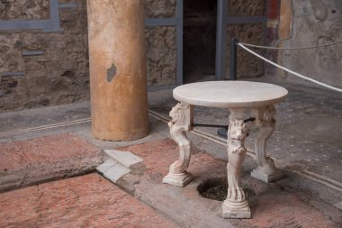 Ercolano, İtalya - 04 Kasım, 2018. Ercolaono Napoli, İtalya Herculaneum kazı kalıntıları tabloda