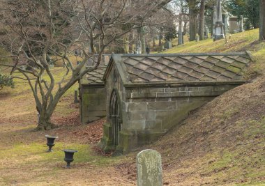 New York, yeni Yorkusa-Jan 06 2019: graves ve heykeller yeşil-ahşap mezarlığı Brooklyn, New York