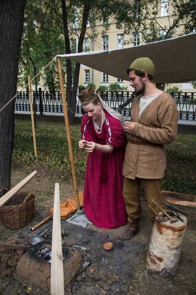 Moskova, Rusya - Haziran 2019: Tarihi festival Times ve çağlar. Yaşamın ve savaşların yeniden inşası. — Stok fotoğraf