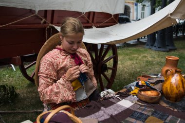 Moskova, Rusya - Haziran 2019: Tarihi festival Times ve çağlar. Yaşamın ve savaşların yeniden inşası.