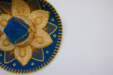 Mavi Meksika kadife sombrero, beyaz izole