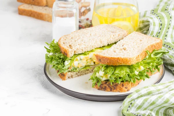 Яєчний Салат Сендвіч Зелень Салат Смачний Здоровий Сніданок — стокове фото