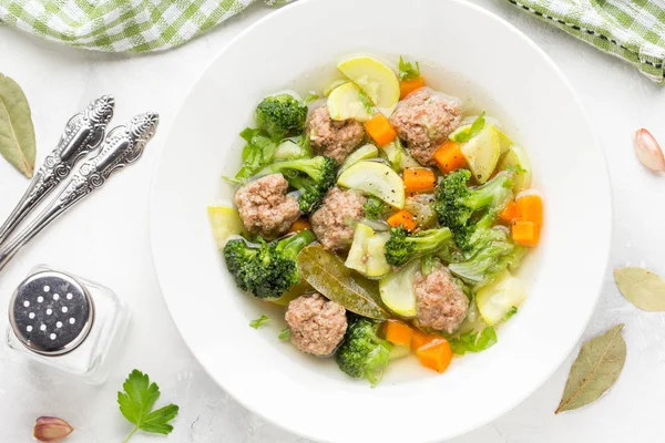 Groentesoep Met Rundvlees Gehaktballetjes Wortelen Kool Courgette Broccoli Tatsy Gezonde — Stockfoto