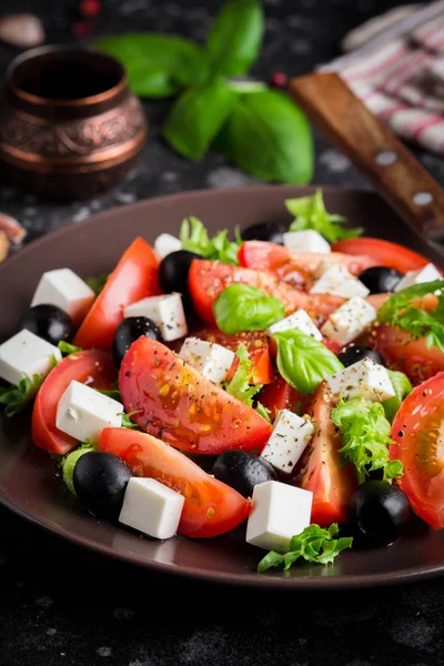 Salad Tomatoes Feta Olives Basil Serving Dark Background Tatsy Food — Stock Photo, Image