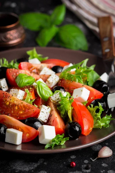 Salad Tomatoes Feta Olives Basil Serving Dark Background Tatsy Food — Stock Photo, Image