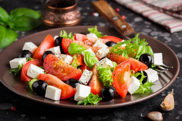 Salad Tomatoes Feta Olives Basil Serving Dark Background Tatsy Food — Stock Photo, Image