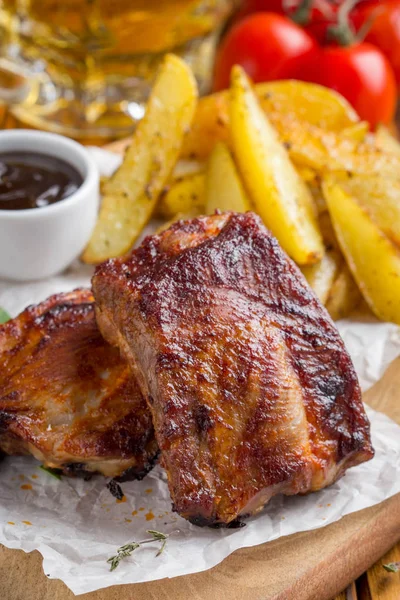 Grilled Meat Ribs Fried Potato Slices Barbecue Sauce Delicious Picnic — Stock Photo, Image