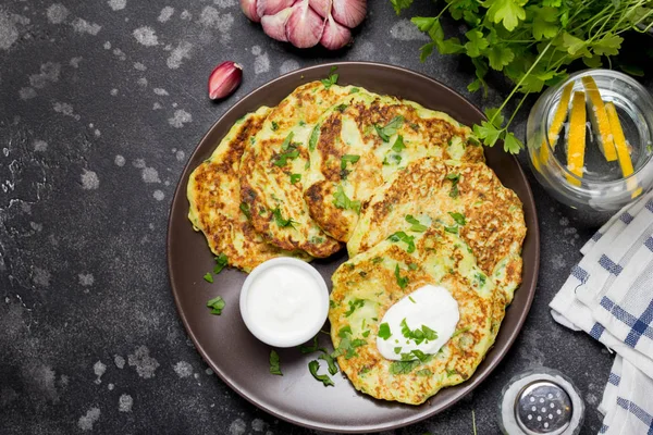 Zucchini Pancakes Parsley Garlic Sour Cream Summer Food Delicious Snack — Stock Photo, Image