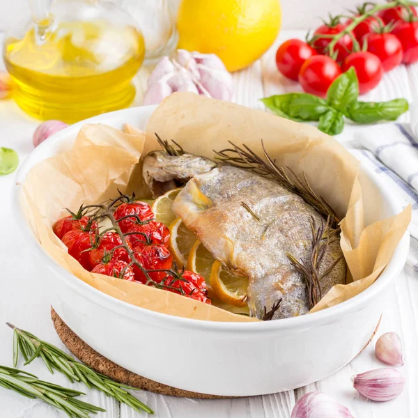 Baked Whole White Trout Fish Ceramic Baking Dish Zucchini Cherry — Stock Photo, Image