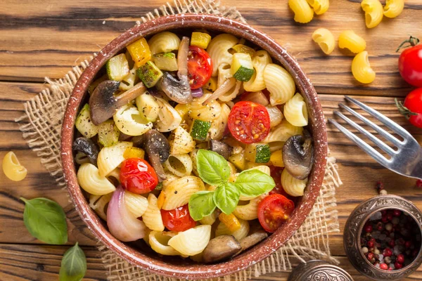 Massa Italiana Com Legumes Fritos Cogumelos Abobrinha Tomate Cereja Champignon — Fotografia de Stock