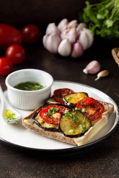 Open Sandwich Eggplant Tomato Cheese Olive Oil Greens Garlic Delicious — Stock Photo, Image