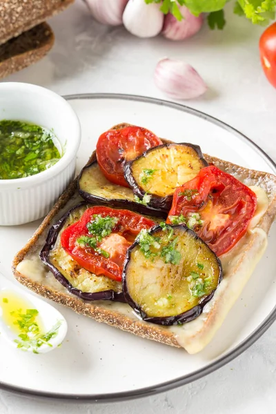 Open Sandwich Eggplant Tomato Cheese Olive Oil Greens Garlic Delicious — Stock Photo, Image