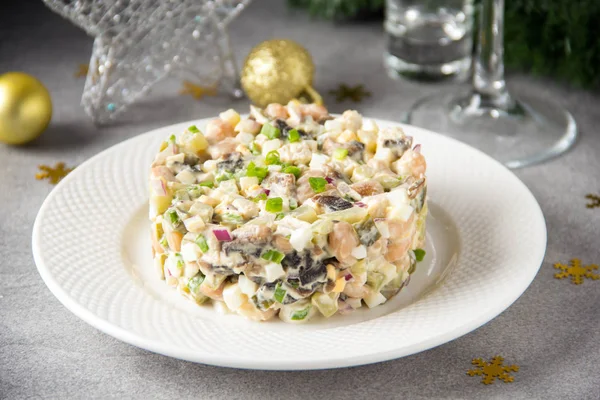 Russian Salad Meat Potatoes Egg Cucumber Beans Onion Mushrooms Mayonnaise — Stock Photo, Image