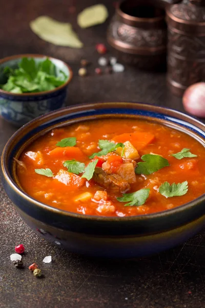 Gruby Pomidorowa Mięsa Zboża Warzywa Tradycyjne Dania Kuchni Orientalnej Pikantny — Zdjęcie stockowe