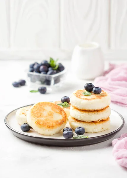 Tartas de queso de requesón, delicioso desayuno, traditiona — Foto de Stock