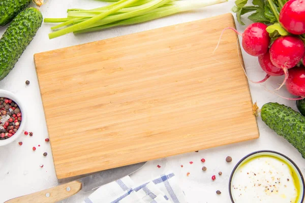 Cooking Kitchen Empty Cutting Board Ingredients Spring Salad Cucumber Green — Stock Photo, Image