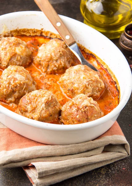 Meatballs in tomato sauce with cheese, baked meat cutlets from p — Stock Photo, Image