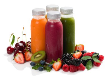  Çeşitli tatlılar, meyve suları, meyve suyu, içecekler veya taze meyve ve çilek beyaz arka plan üzerinde izole içecekler.
