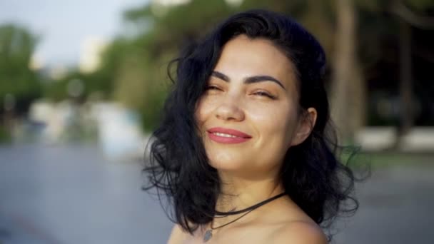 Retrato de uma linda garota tártara — Vídeo de Stock
